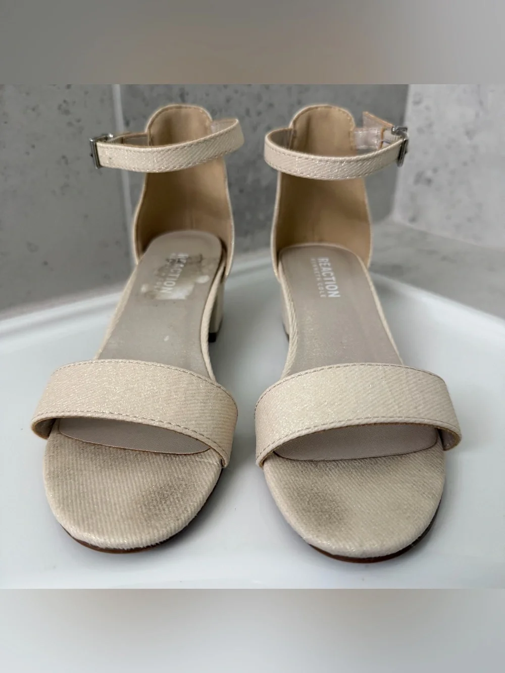 Reaction Kenneth Cole Girls Neutral Beige Ankle Strap Block Heel Sandals Size 1